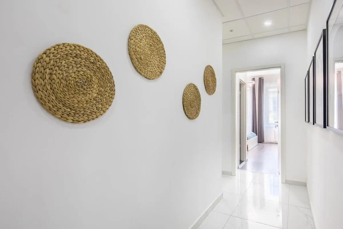 Absolute Central With Balcony Budapest Apartment